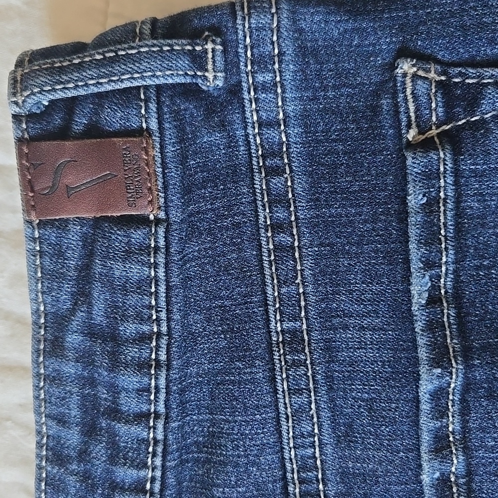 Simply Vera Vera Wang Mid Rise Dark Wash Denim Bermuda Jean Shorts Stretch Sz 0 - Picture 8 of 16